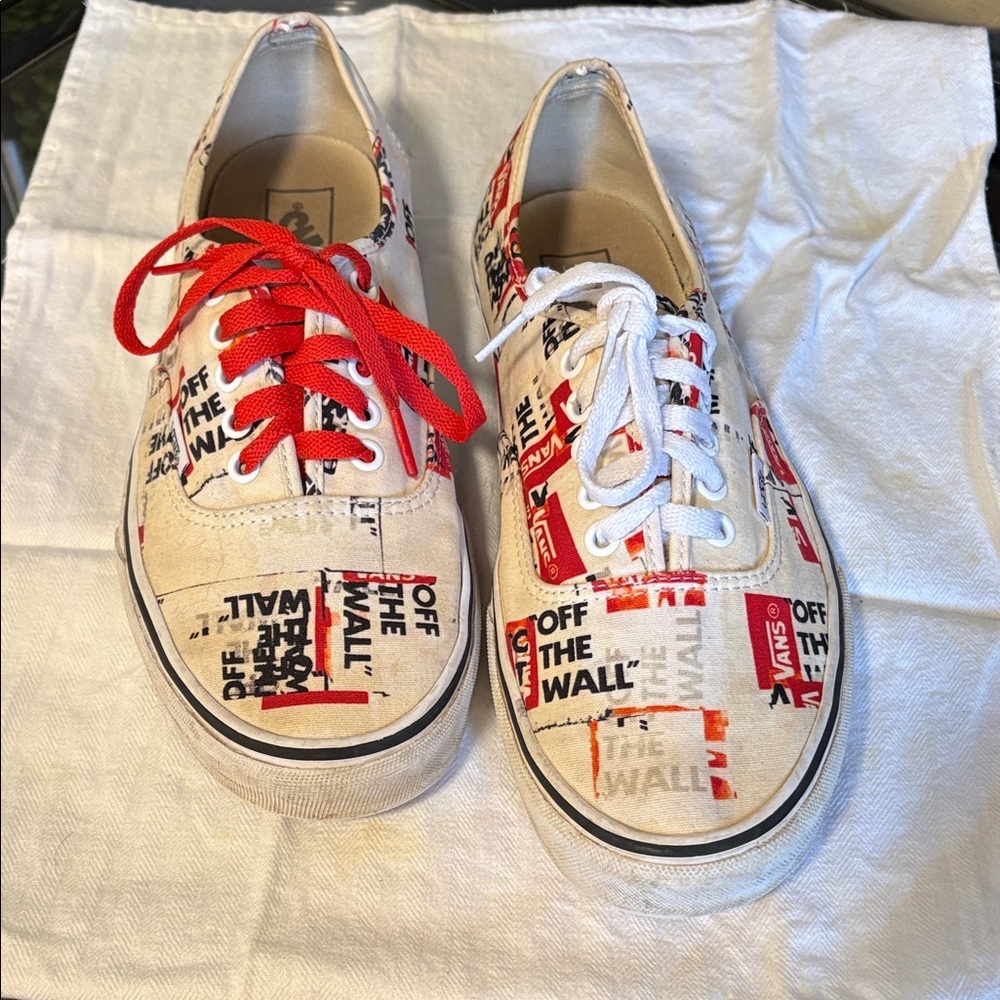 Vans Men’s Low Top Sneakers in Cream/Red Graphics Sz 10.5